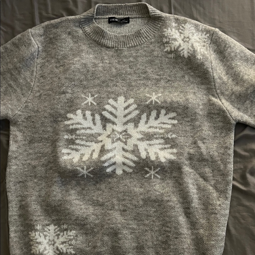 SHEIN Gray Snowflake Crewneck Sweater